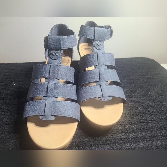 Size 9 Wedge blue sandals - Picture 3 of 5